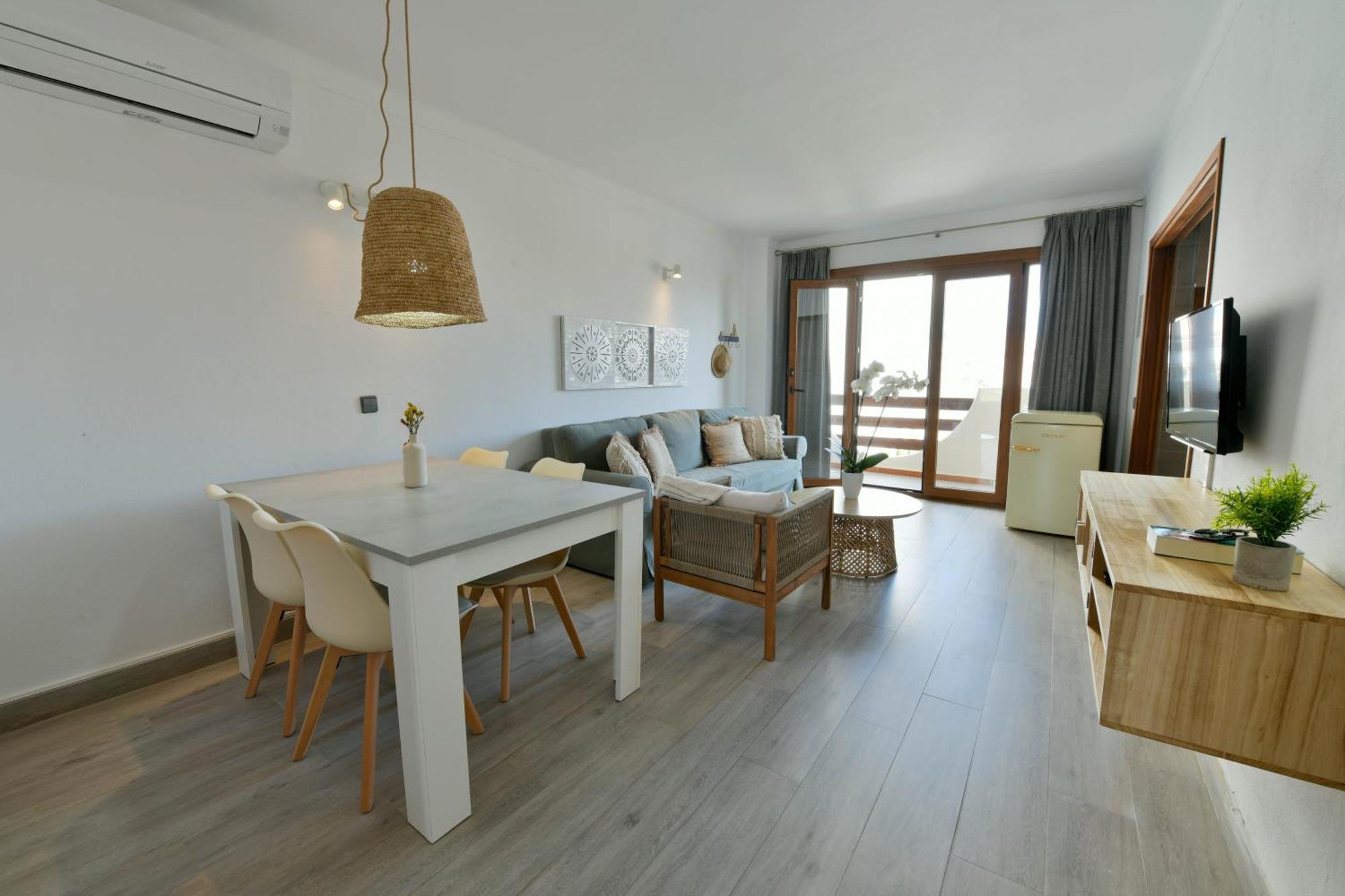Apartamentos Estanques Colonia de Sant Jordi Exterior foto