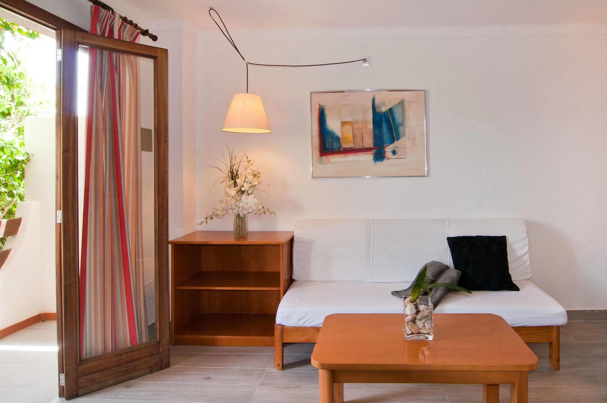 Apartamentos Estanques Colonia de Sant Jordi Exterior foto